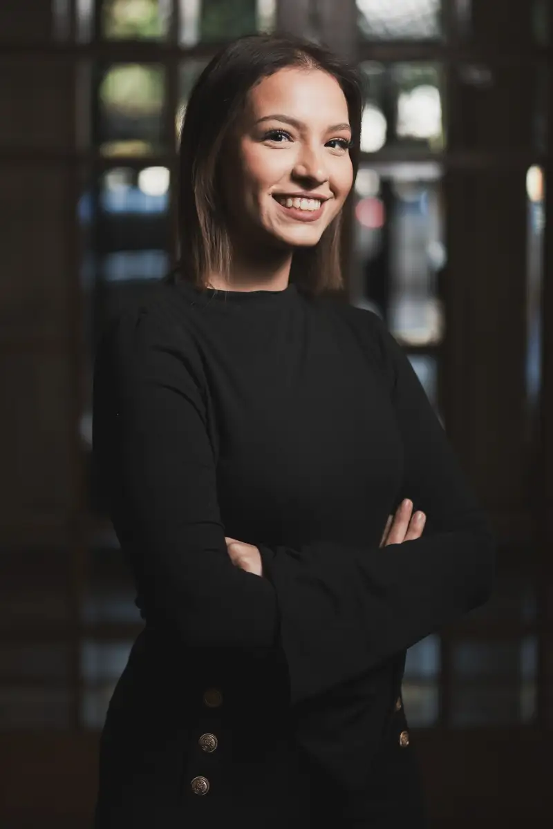 Eya Sghaier – Assistante commerciale – Azurea Conseil