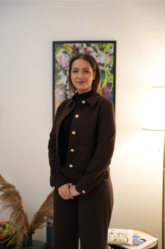 Eya Sghaier – Assistante – Azurea Conseil